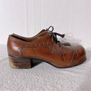 Vintage 1970’s Brown Leather Round Toe Chunky Heel Lace Up Wingtip Shoes 8